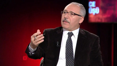 Abdulkadir Selvi Saray'ın şövalyeliğini yapayım derken fena yakalandı. Zafer Arapkirli affetmedi bombayı patlattı