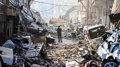Depremzede işçi işe gidemedi işten çıkarıldı. Yazıklar olsun. İşçi can patron kar derdinde