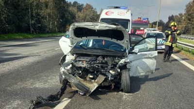 Yaralıya müdahale eden sağlık ekibine otomobil çarptı: 1 sağlıkçı hayatını kaybetti