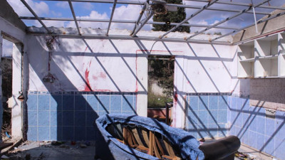 Hırsızlar bu kez evi çaldı. Çatıyı bile söktüler