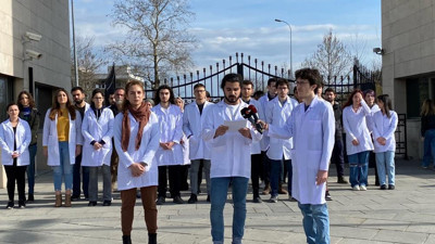 İstanbul Üniversitesi Veteriner Fakültesi öğrencileri eylemlerini sürdürüyor