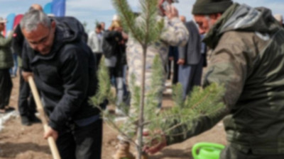 Karabük'te, depremlerde hayatını kaybedenlerin anısına fidan dikildi