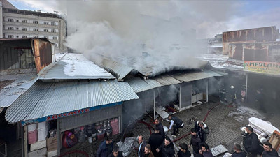 Van'da halk pazarında çıkan yangın kontrol altında