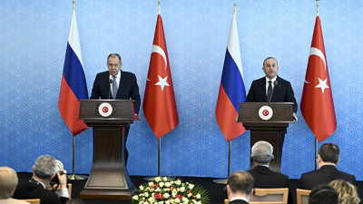 Rusya'dan Ankara'da Suriye mesajı. Lavrov Çavuşoğlu ile görüşmesinde işareti verdi