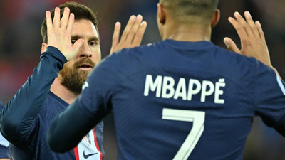 Paris Saint Germain Lens'i yıktı farkı açtı