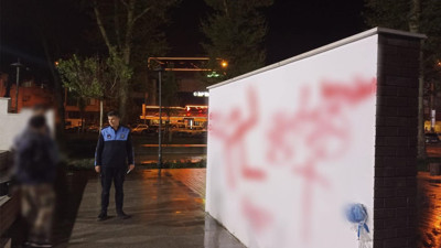 Kamu malına zarar veren çocuklar karakola götürüldü