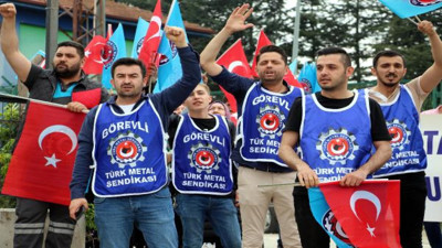Bolu'da işten çıkarılan işçiler, elektronik fabrikası önünde eylem yaptı