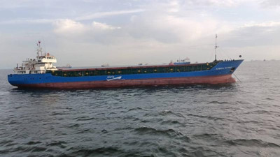 Üsküdar açıklarında arızalanan gemi kurtarıldı