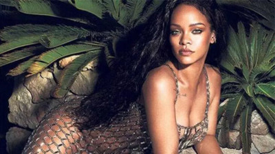 Dünyaca ünlü şarkıcı Rihanna oturduğu yerden rekor kırarak dünyada bir ilke imza attı