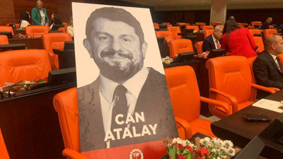 Tutuklu milletvekili Can Atalay ilk soru önergesini verdi. Deprem bölgesini sordu