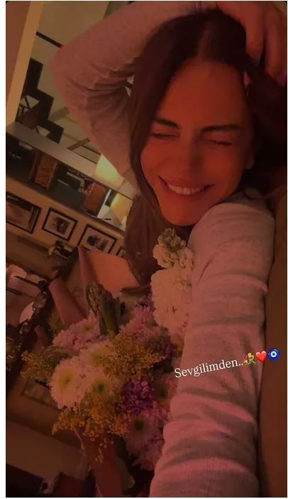 Simge Sağın ve İlkay Şencan aşkı tam gaz devam ediyor: Koala emojili aşk pozu olay oldu - Resim: 2