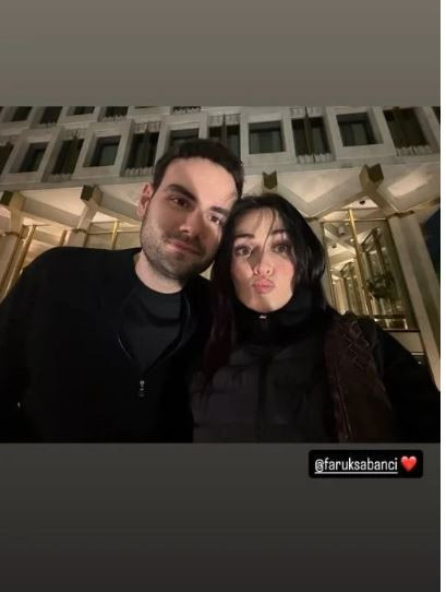 Esra Bilgiç’ten Faruk Sabancı ile romantik paylaşım - Resim : 1