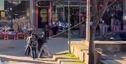 Ne buldularsa fırlattılar: Bursa'da korku dolu dakikalar - Resim : 1