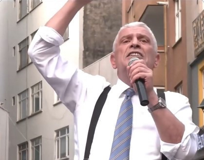 Özgür Özel’in dili sürçtü: Dervişoğlu'ndan 'Kıyak' yanıtı gecikmedi - Resim : 1