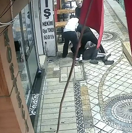 Tokat ve tekme yağmuru: Yazılım mühendisi hastaneye kaldırıldı - Resim : 2