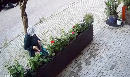 3 yıllık emeği bir poşete sığdırdı: İş yeri sahibi gözlerine inanamadı - Resim : 1