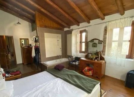 Tuncel Kurtiz'in evi satışa çıkarıldı - Resim : 3