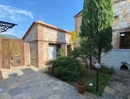 Tuncel Kurtiz'in evi satışa çıkarıldı - Resim : 4