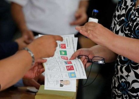 Son anket MLS'den: Barajı geçen parti sayısı 3... MHP dışarıda kaldı - Resim: 7