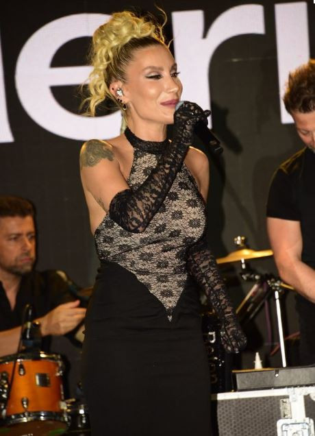 İrem Derici’den evlilik açıklaması: “Yıl bitmeden evlenebilirim” - Resim : 3