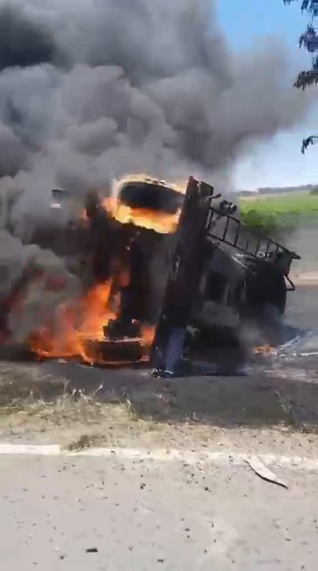 Tanker alev alev yandı: İçinden çıkanlar herkesi şoke etti - Resim : 1