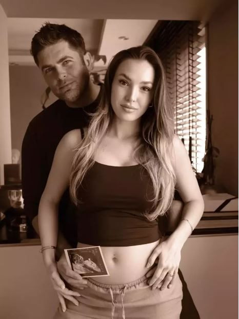 Mert Öcal ile Sude Burcu mutlu haberi duyurdu: ‘Hikayemize yeni bir karakter ekleniyor’ müjdesi - Resim: 4