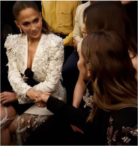 Jennifer Lopez ve Hadise buluştu: Samimi halleri dikkat çekti - Resim : 2