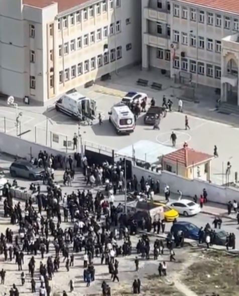 Esenyurt'taki okul saldırısında yeni detay: Saldırgan 'suçu övmekten' yargılanıyormuş - Resim : 2