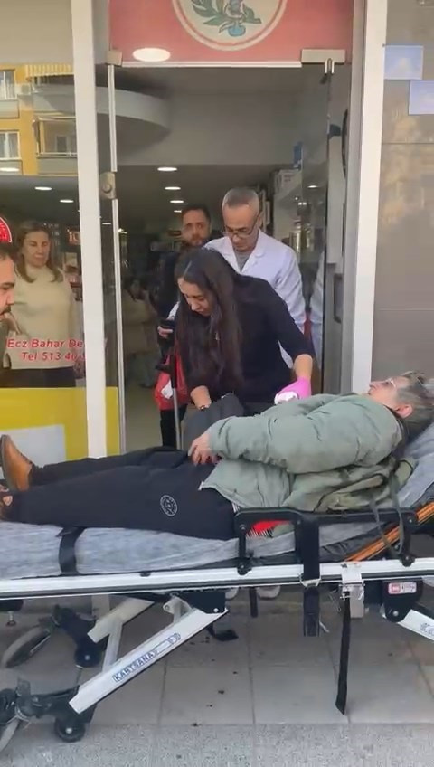 Bursa'da sokak ortasında silahlı saldırı: Bir kadın ile &ccedil;ocukta kurşunların hedefi oldu - Resim : 2