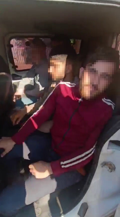 Öncü araçla göçmen kaçıran taksi polise yakalandılar - Resim : 2