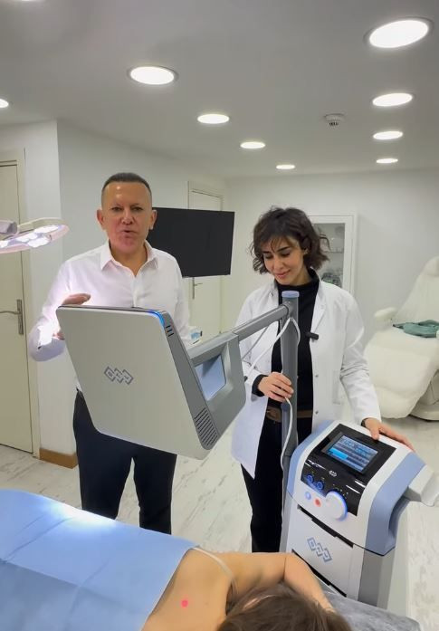 Sosyetede fırtına koptu: Nörolog Serdar Dağ ve sanatçı Züleyha Ortak arasında ‘Yasak aşk’ iddiası… 200 bin TL'lik bilezik dedikoduları ateşledi - Resim: 1