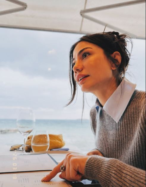 Eşref Rüya’nın Nisan’ı Demet Özdemir peş peşe fotoğraf yağdırdı: Hayranları tek bir şeyde hemfikir oldu - Resim: 3