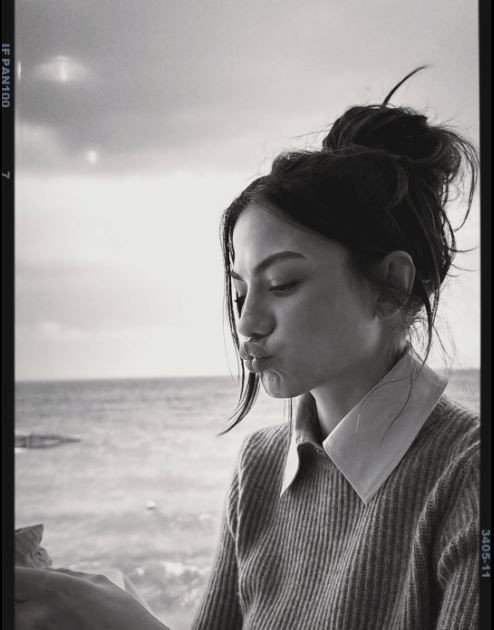 Eşref Rüya’nın Nisan’ı Demet Özdemir peş peşe fotoğraf yağdırdı: Hayranları tek bir şeyde hemfikir oldu - Resim: 7