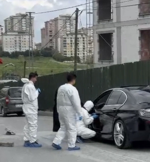 Beylikdüzü'nde kanlı cinayet: Otomobilinde başından vuruldu - Resim : 1
