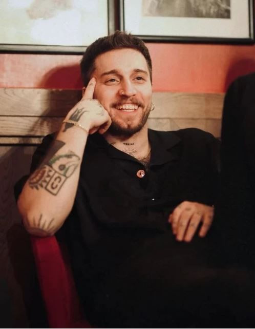 Ufuk Beydemir’den dikkat çeken hamle: Yeni bir aşk mı doğuyor? - Resim: 2