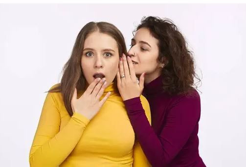 Kulakları her yerde: Astrolojinin en dedikoducu 5 burcu - Resim: 5