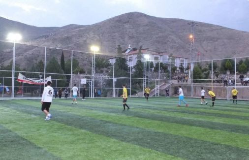 Erkeklere kötü haber: Halı sahaya zam geldi - Resim: 1