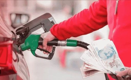 Motorinli ve benzinli araç kullananlar dikkat: Akaryakıta çifte zam geliyor - Resim: 1