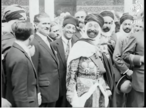 Fas Sultanı mı, Cem Yılmaz mı? Görenleri şaşırtan benzerlik - Resim: 5