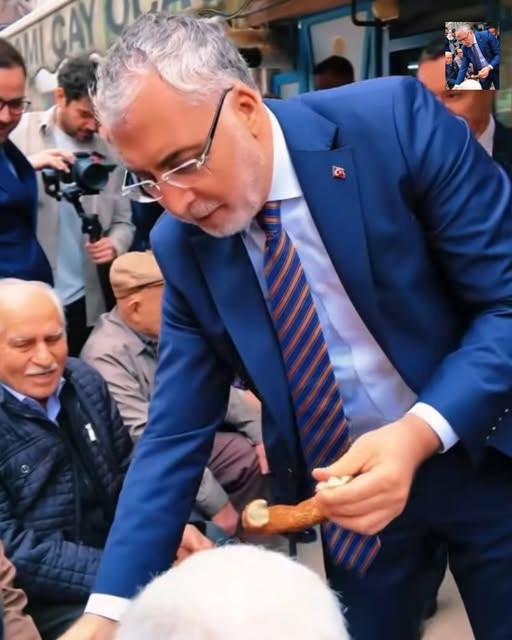 AKP’li bakanın emekliye ikramı yarım simit oldu - Resim : 2