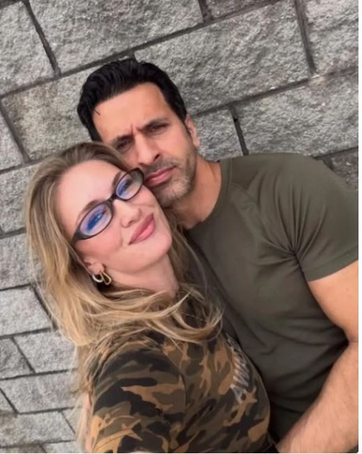 Yasemin Kay Allen&rsquo;den romantik paylaşım: Sessiz sedasız evlenmişti - Resim : 1