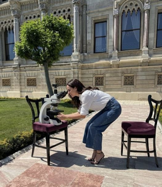 Fenerbahçeli hesaplar devreye girdi, Okan Buruk fotoğrafı olay oldu: Spiker Damla Uğurtürk röportaj fotoğrafını kaldırdı - Resim: 2