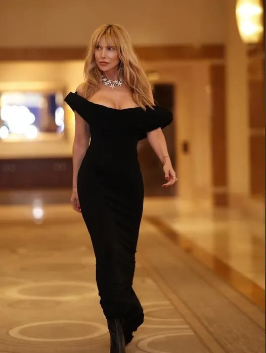 Kosta Rika'da ölümden dönen Elif Dürüst'ün yüzündeki sihir: Kardashian'ların cerrahı Steven Levine’e ameliyat oldu - Resim: 13