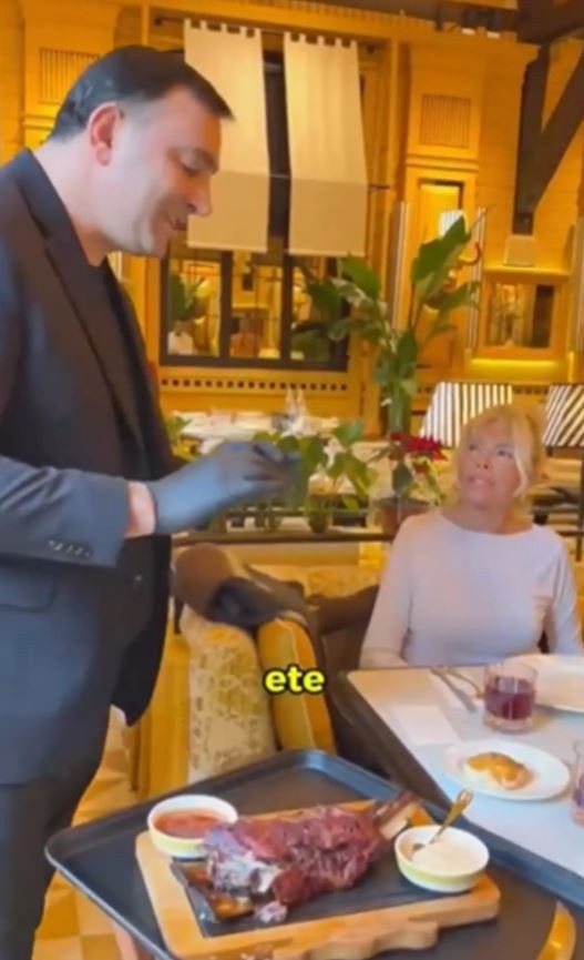 Ajda Pekkan'ın akşam yemeği dudak uçuklattı: 40 bin TL’yi masaya bırakıp gitti - Resim : 2