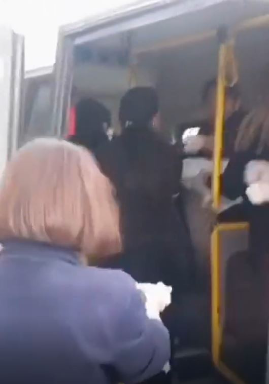 Minib&uuml;s yolculuğu doğumla bitti: G&ouml;bek Bağı koltukların arasında kesildi - Resim : 1