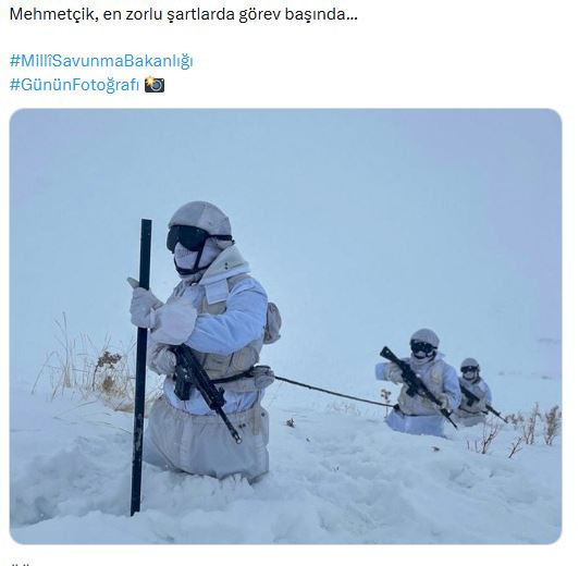 MSB paylaştı: Dondurucu soğukta sıcak nöbet - Resim : 1