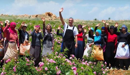 Sahneyi bıraktı, fabrika kurdu: Berdan Mardini paraya para demiyor - Resim: 3