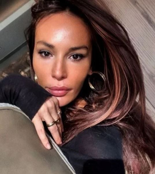 Güzide Duran ve Adnan Aksoy’un çekişmeli boşanmasında detaylar belli oldu: 18 yıllık evlilik 15 dakikada bitmişti... - Resim: 13