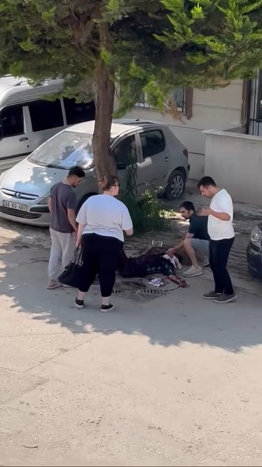 Bursa’da kardeşler arasında bıçaklı kavga: 1’i ağır 2 yaralı - Resim : 1