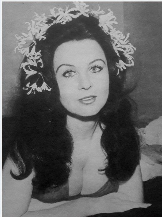 Yeşilçam'ın menekşe gözlüsü: Fatma Girik mezarı başında anıldı - Resim: 11